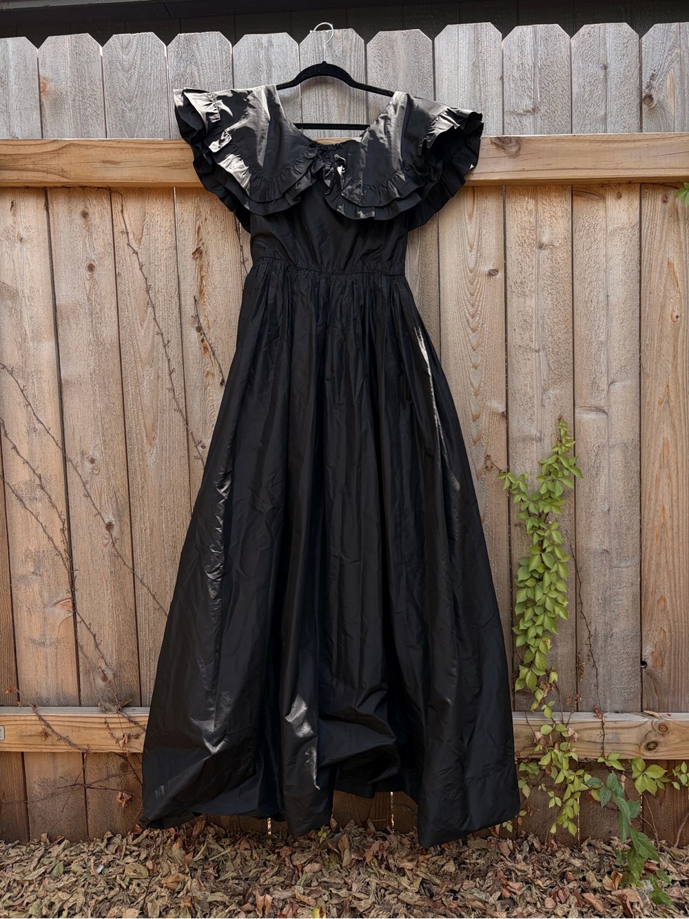 Oscar de la Renta Black Ruffle-Trim Maxi Dress